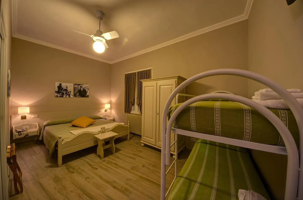 Hotel Ristorante Bologna سان بييرو في بانيو 2*,